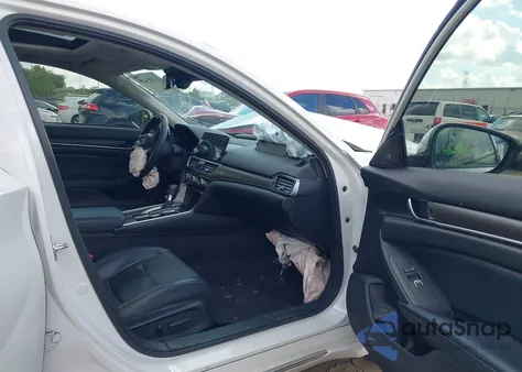 2018 Honda Accord Touring from USA, damaged, VIN 1HGCV1F9XJA008453